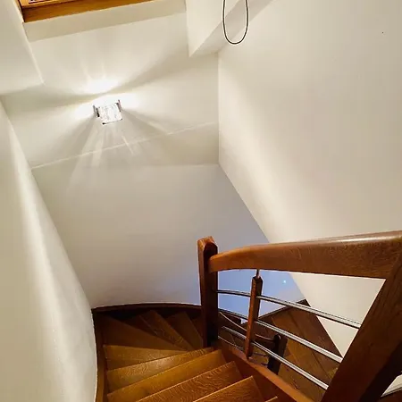 Simihouse * Nova Bana