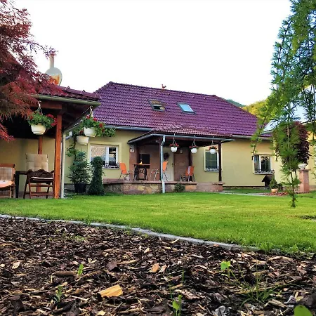 Semesterbostad Simihouse Nova Bana