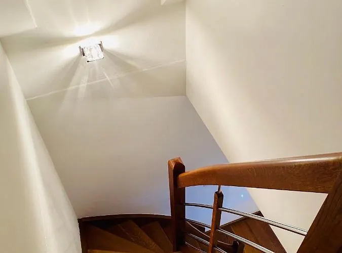 Simihouse * 노바바냐